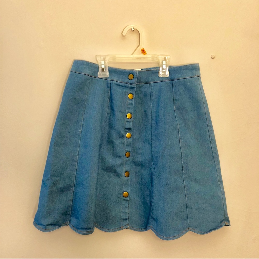 🆕 Francesca’s Denim Scalloped Skirt